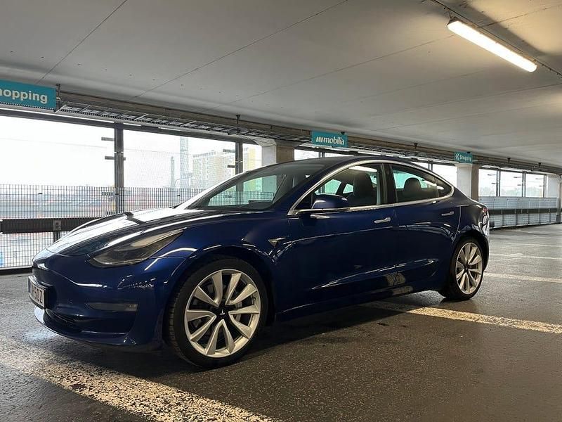 Begagnad 2019 Tesla Model 3 Performance Sedan | 195 000 kr (Superpris) - Bild 1/4