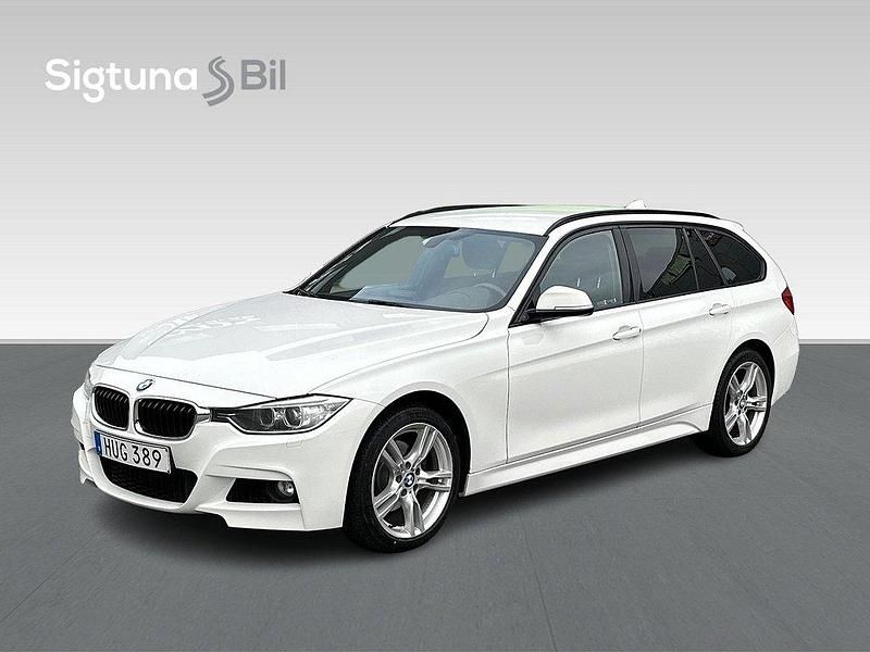 Vit Begagnad 2013 BMW 320 M Sport Kombi | 149 900 kr (Dyr) - Bild 1/3