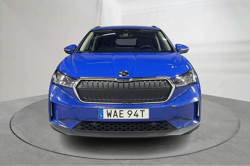 Begagnad Skoda Enyaq iV 132 kW (180 HK) 2023 Blå SUV