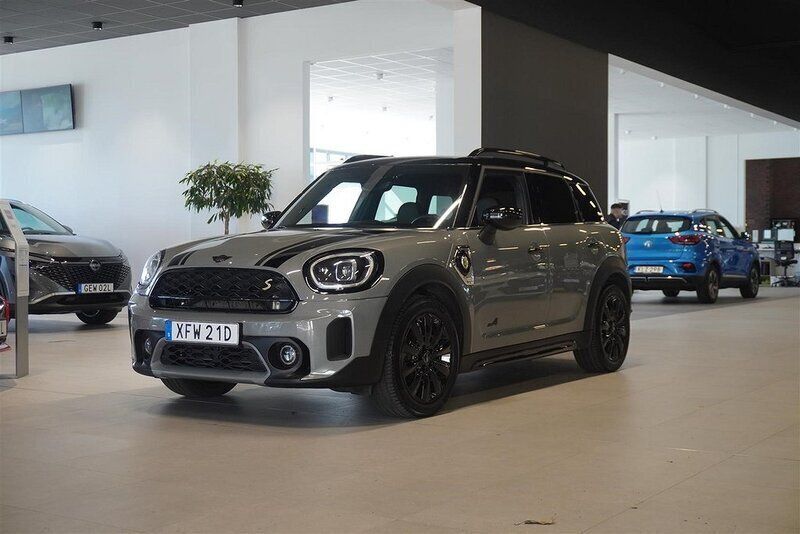 Grå Begagnad 2022 Mini Countryman SUV | 329 800 kr (Marknadspris) - Bild 1/4