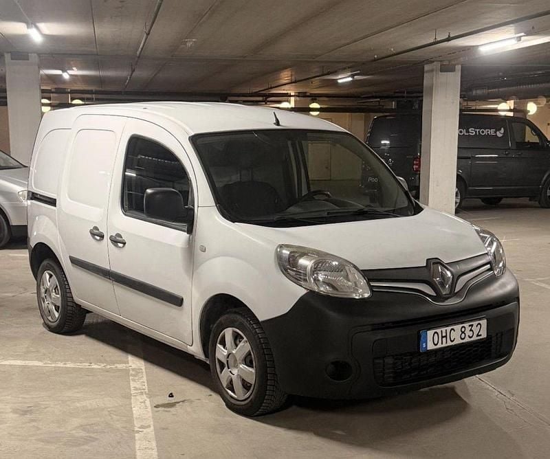 Vit Begagnad 2017 Renault Kangoo Minibuss | 80 000 kr (Marknadspris) - Bild 1/4