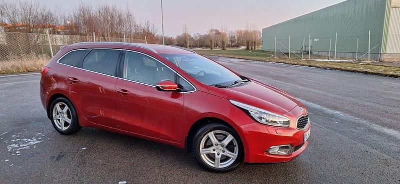 Begagnad 2014 Kia Ceed Sportswagon Kombi | 88 900 kr (Marknadspris) - Bild 1/4
