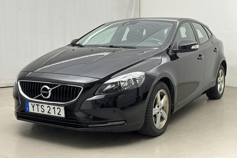 Svart Begagnad 2018 Volvo V40 Business Edition Kombi | 149 000 kr (Superpris) - Bild 1/4