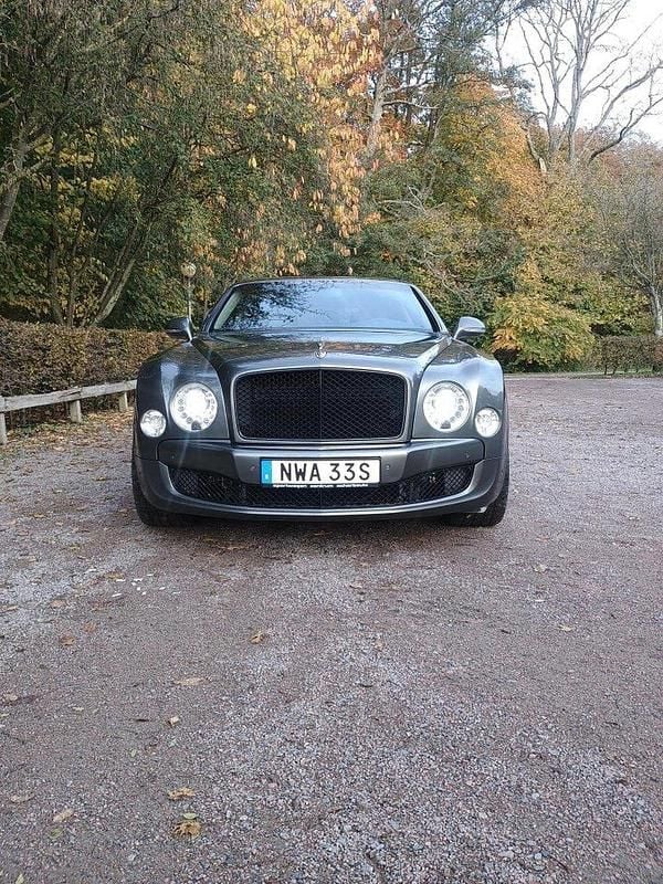 Grå Begagnad 2011 Bentley Mulsanne Sedan | 795 000 kr - Bild 1/4