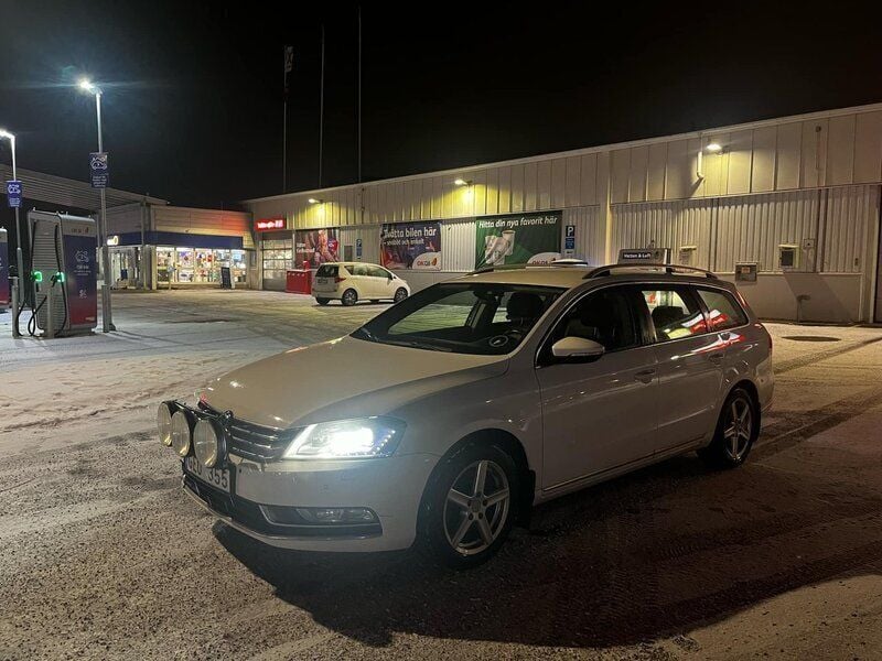 Vit Begagnad 2012 VW Passat GT Kombi | 90 000 kr (Lite dyr) - Bild 1/3