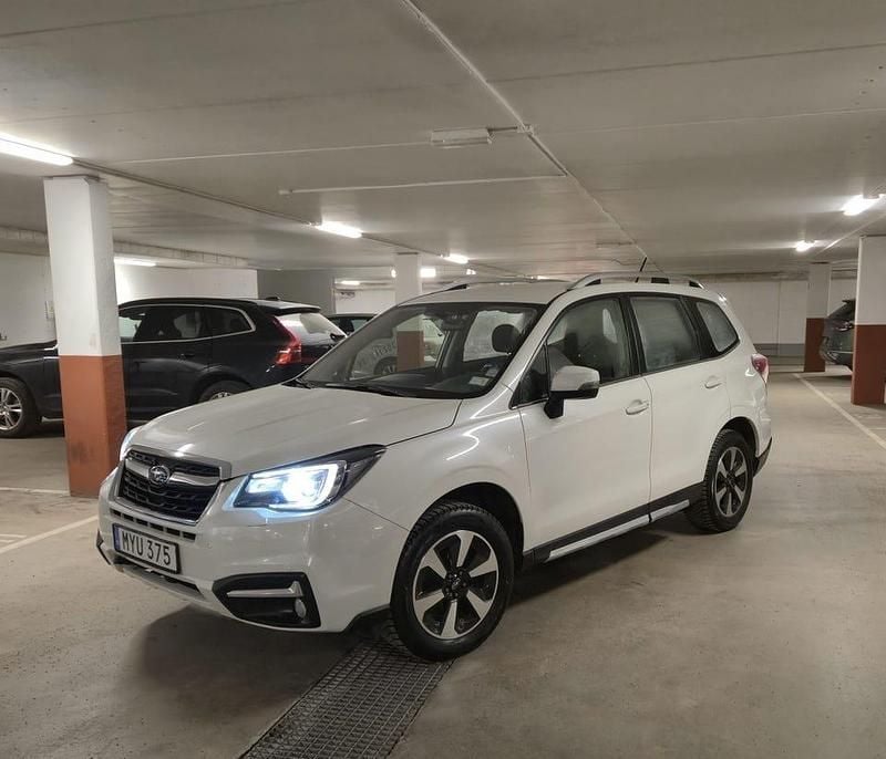 Begagnad Subaru Forester 150 HK (110 kW) 2016 Vit pärlemor SUV