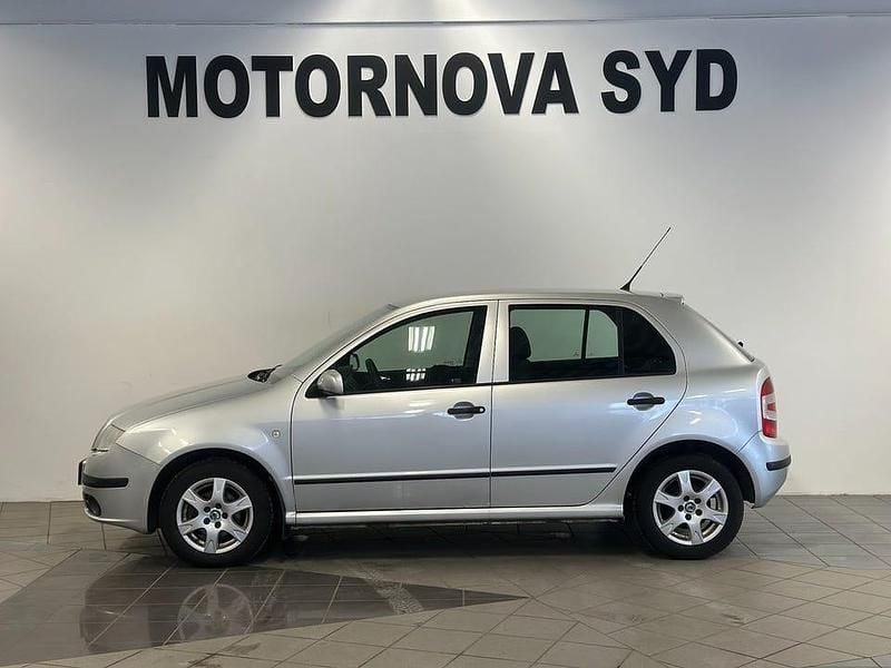 Begagnad Skoda Fabia 64 HK (47 kW) 2007 Silver