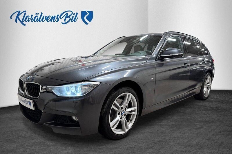 Grå Begagnad 2015 BMW 320 M Sport Kombi | 164 900 kr (Marknadspris) - Bild 1/4