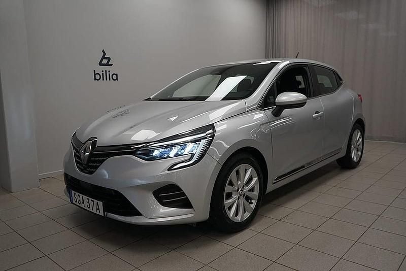 Silver Begagnad 2022 Renault Clio V Intens Halvkombi | 159 900 kr (Marknadspris) - Bild 1/3