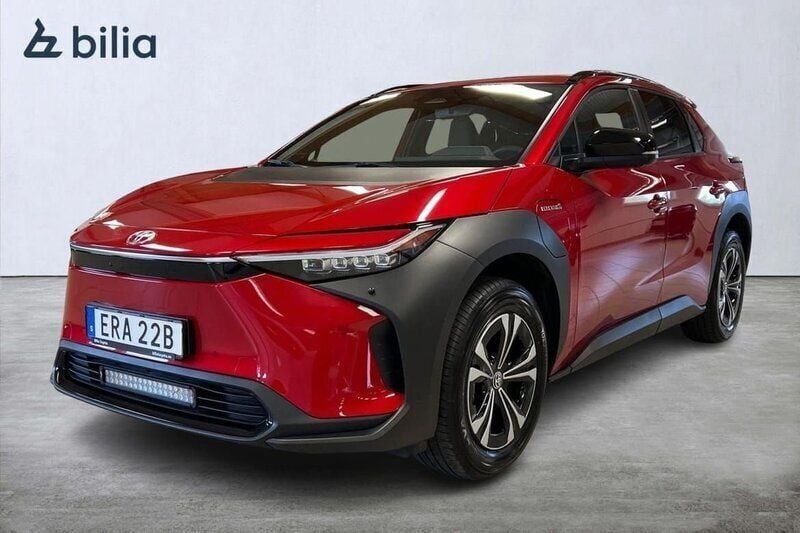 Röd Begagnad 2023 Toyota bZ4X Style SUV | 399 000 kr (Superpris) - Bild 1/3