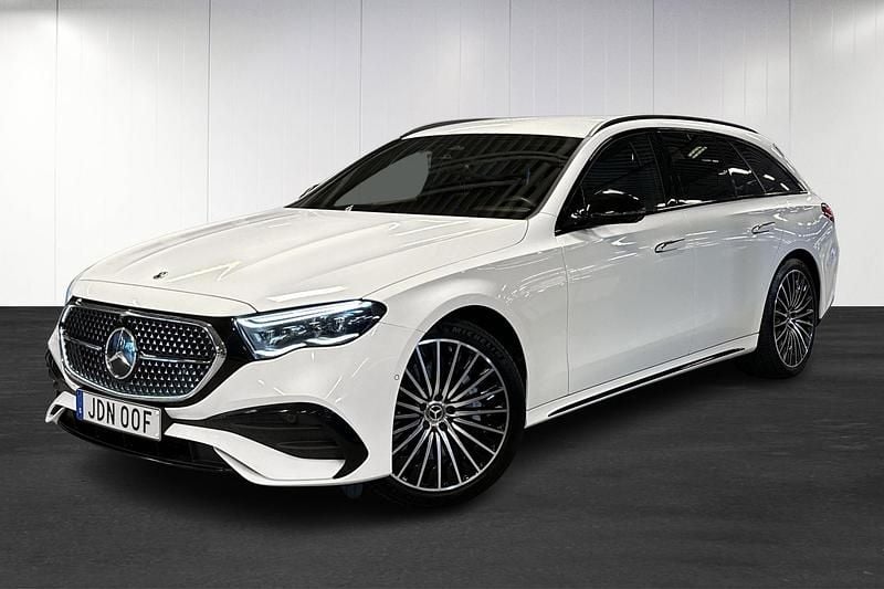 Vit (white) Begagnad 2024 Mercedes E300 AMG line Kombi | 629 000 kr (Bra pris) - Bild 1/4
