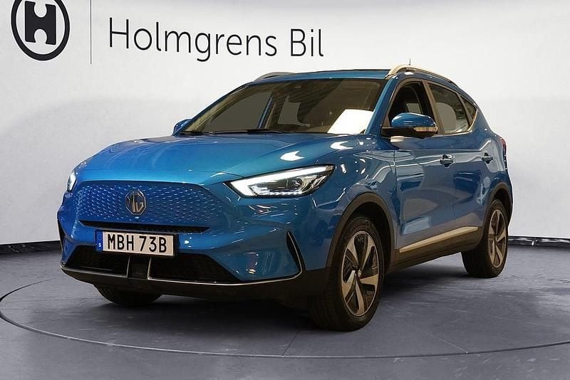 Blå Begagnad 2022 MG ZS Luxury SUV | 229 900 kr (Marknadspris) - Bild 1/4