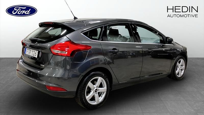 Begagnad Ford Focus Titanium 125 HK (91 kW) 2015 Grå Halvkombi