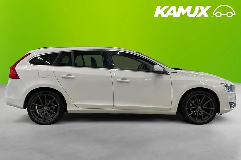 Begagnad Volvo V60 Standard 231 HK (169 kW) 2018 Vit Kombi