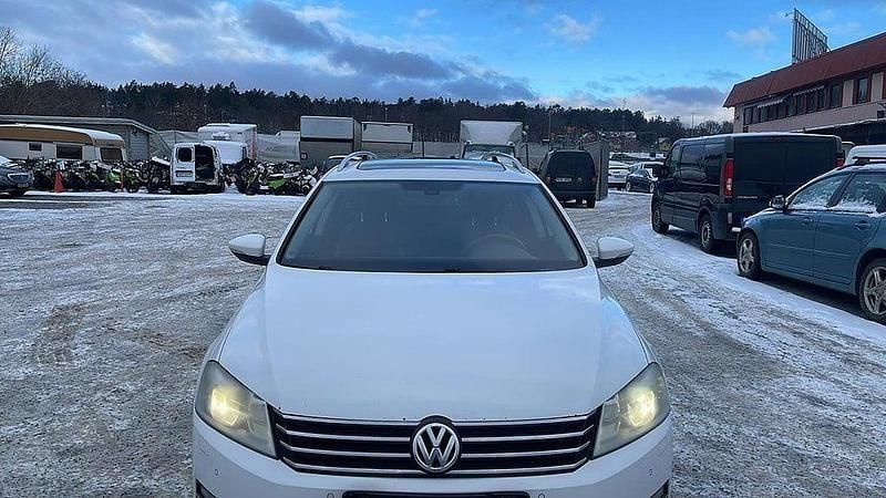 Vit Begagnad 2012 VW Passat GT Kombi | 49 000 kr (Bra pris) - Bild 1/4