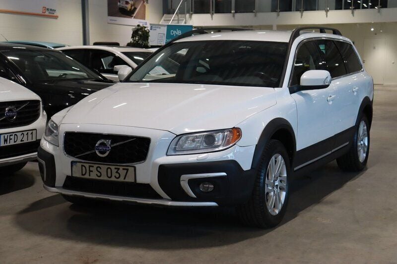 Vit Begagnad 2014 Volvo XC70 Momentum SUV | 119 900 kr (Bra pris) - Bild 1/4