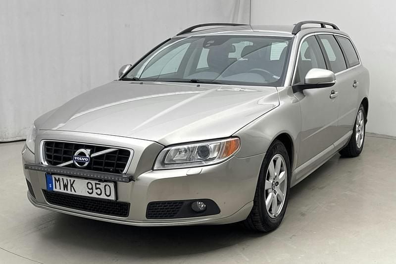 Ljusbrun Begagnad 2013 Volvo V70 Momentum Kombi | 113 500 kr - Bild 1/4