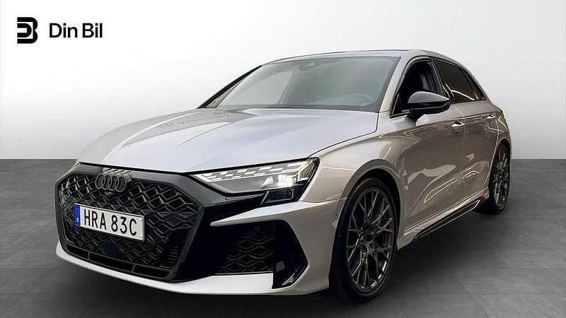Okänd Begagnad 2024 Audi RS3 Sportback Comfort Halvkombi | 679 000 kr (Lite dyr) - Bild 1/4