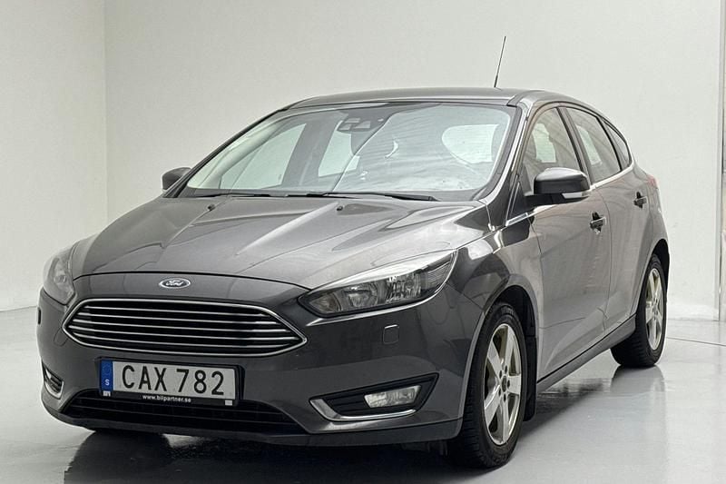 Grå Begagnad 2015 Ford Focus Titanium | 60 000 kr (Bra pris) - Bild 1/4