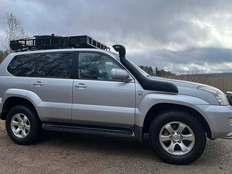 Begagnad Toyota Land Cruiser 166 HK (122 kW) 2006