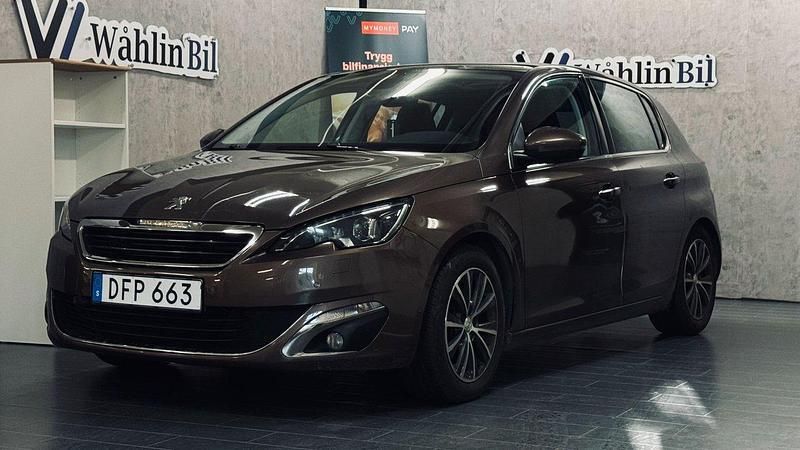 Begagnad 2014 Peugeot 308 Allure Halvkombi | 69 900 kr (Marknadspris) - Bild 1/4