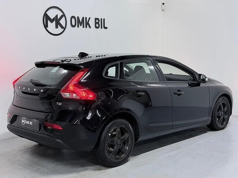 Begagnad Volvo V40 Kinetic 122 HK (89 kW) 2015 Svart Halvkombi