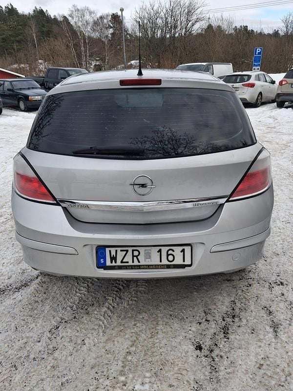 Begagnad Opel Astra 105 HK (77 kW) 2005