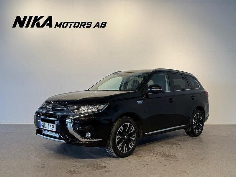 Svart Begagnad 2016 Mitsubishi Outlander P-HEV SUV | 144 900 kr (Marknadspris) - Bild 1/4