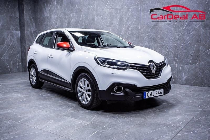 Vit Begagnad 2017 Renault Kadjar LIMITED SUV | 128 800 kr (Marknadspris) - Bild 1/4