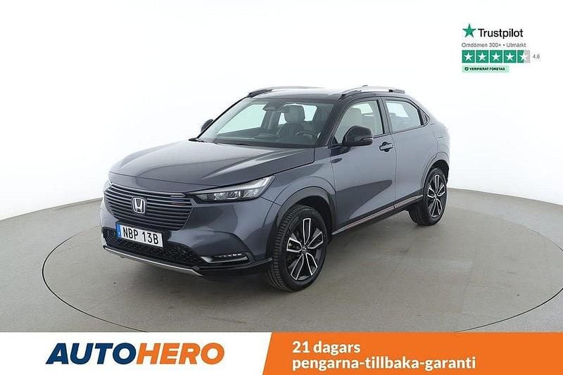 Mörkgrå Begagnad 2022 Honda HR-V Advance SUV | 293 000 kr (Marknadspris) - Bild 1/4