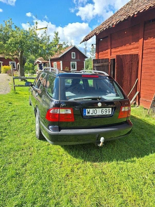 Svart Begagnad 2005 Saab 9-5 Linear Kombi | 8 000 kr (Superpris) - Bild 1/4