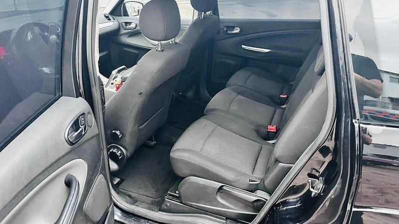 Begagnad Ford S-MAX S 140 HK (102 kW) 2008 Minibuss