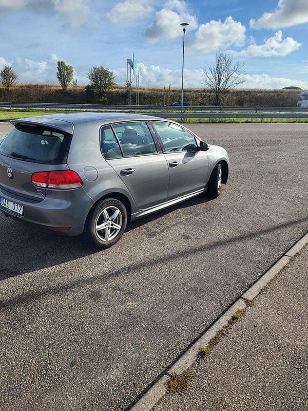 Grå Begagnad 2012 VW Golf VII Halvkombi | 72 000 kr (Bra pris) - Bild 1/4