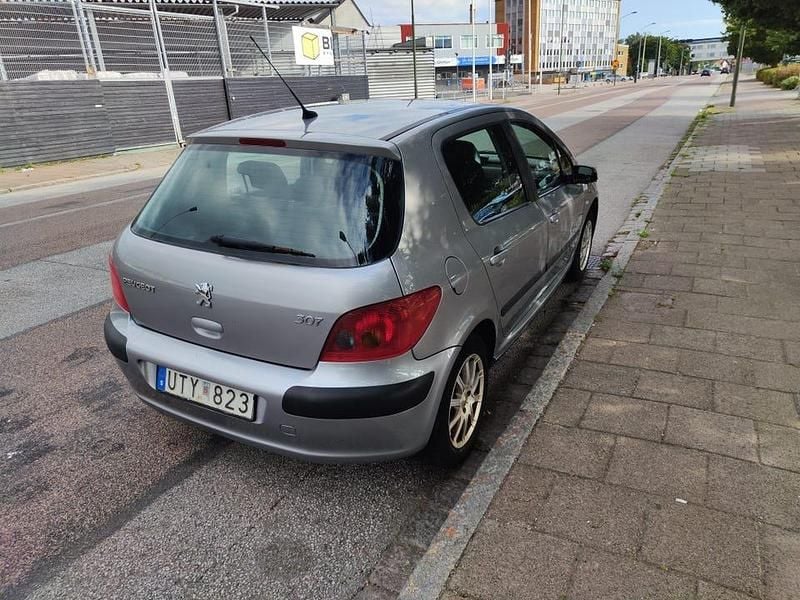 Begagnad 2004 Peugeot 307 Halvkombi | 7 000 kr (Bra pris) - Bild 1/3
