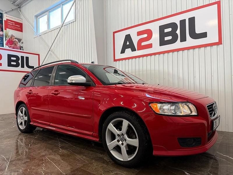 Begagnad Volvo V50 R-Design 145 HK (106 kW) 2010 Röd Kombi