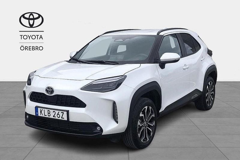 Vit Begagnad 2024 Toyota Yaris Cross Active SUV | 342 900 kr (Lite dyr) - Bild 1/4