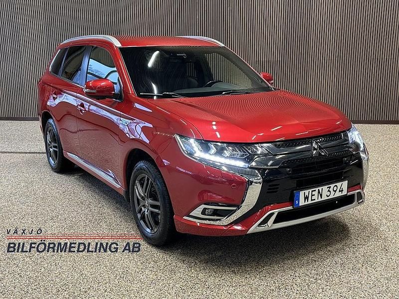 Röd Begagnad 2018 Mitsubishi Outlander P-HEV SUV | 169 900 kr (Marknadspris) - Bild 1/4