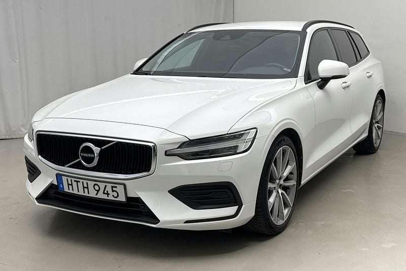 Vit Begagnad 2019 Volvo V60 Momentum Kombi | 229 800 kr - Bild 1/4