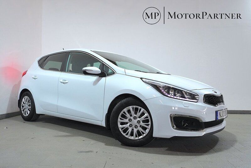 Vit Begagnad 2016 Kia Ceed Halvkombi | 119 900 kr (Marknadspris) - Bild 1/4