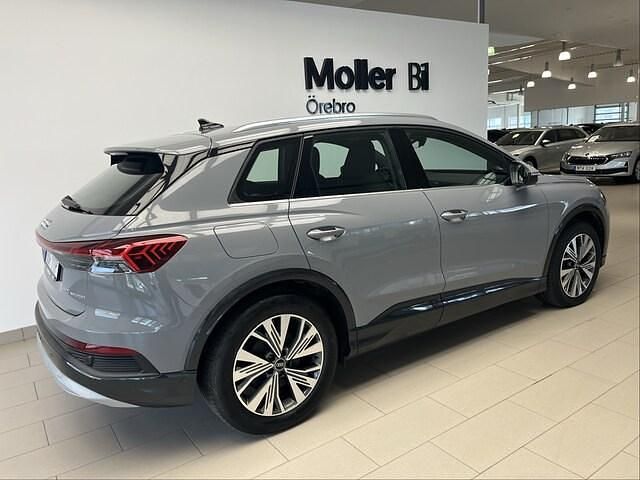 Begagnad Audi Q4 e-tron Proline 150 kW (204 HK) 2023 Grå (kiselgrå) SUV