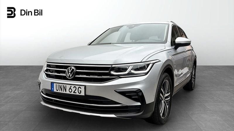Silver Begagnad 2022 VW Tiguan Elegance SUV | 339 900 kr (Marknadspris) - Bild 1/4