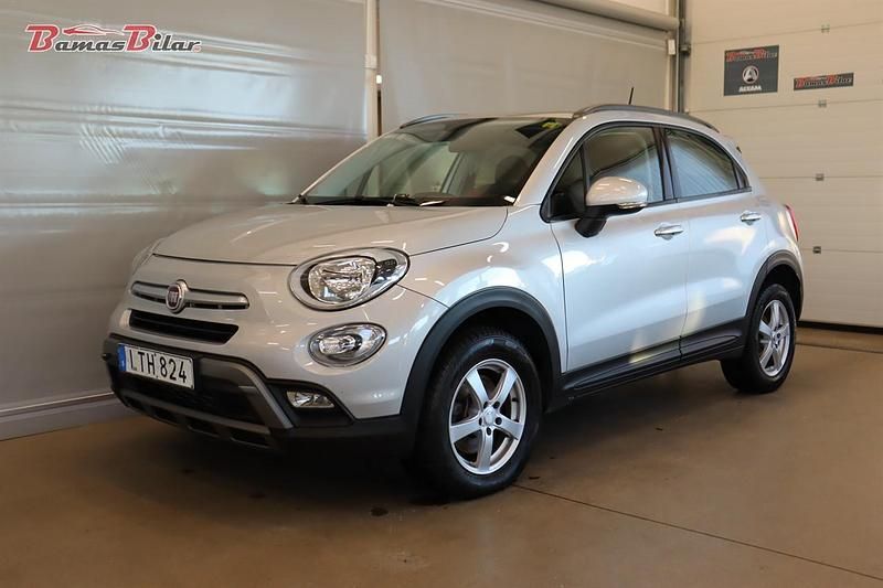 Grå Begagnad 2015 Fiat 500X SUV | 109 900 kr - Bild 1/4