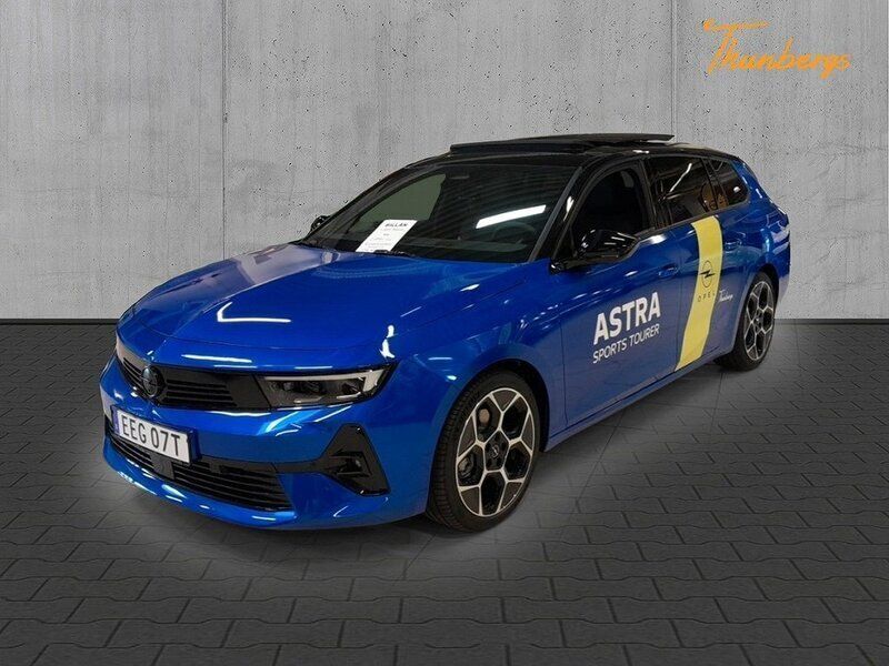 Blå Ny 2024 Opel Astra Ultimate Kombi | 399 500 kr (Marknadspris) - Bild 1/4
