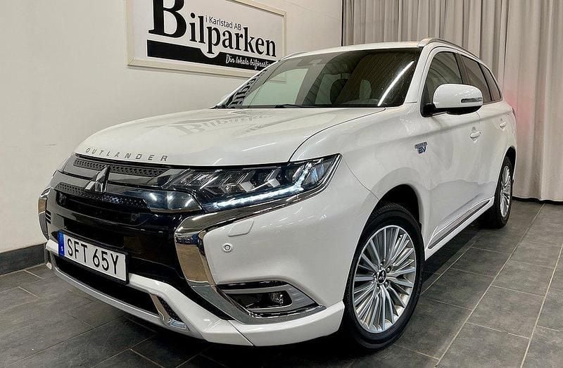 Vit Begagnad 2019 Mitsubishi Outlander P-HEV SUV | 259 900 kr (Marknadspris) - Bild 1/3
