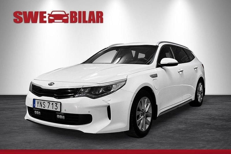 Vit Begagnad 2018 Kia Optima Hybrid Sport Sedan | 154 900 kr (Marknadspris) - Bild 1/4