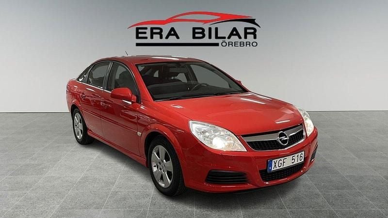 Röd Begagnad 2006 Opel Vectra GTS Halvkombi | 34 900 kr - Bild 1/4