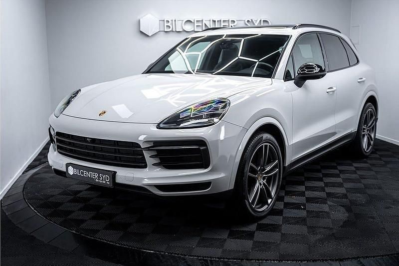 Vit Begagnad 2017 Porsche Cayenne S Sport SUV | 599 900 kr (Lite dyr) - Bild 1/4