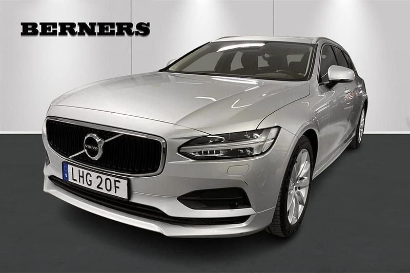 Silver Begagnad 2019 Volvo V90 Momentum Kombi | 249 900 kr (Marknadspris) - Bild 1/4