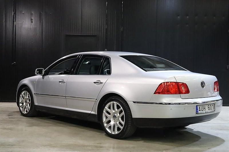 Begagnad VW Phaeton 313 HK (230 kW) 2003 Grå Sedan