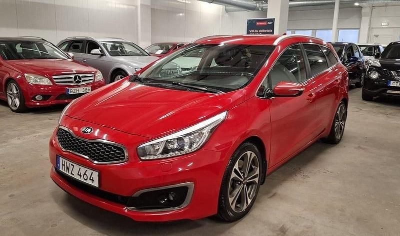 Röd Begagnad 2018 Kia Ceed Sportswagon Kombi | 119 900 kr (Marknadspris) - Bild 1/3